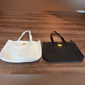 2 purse totes with pouches. Never used.